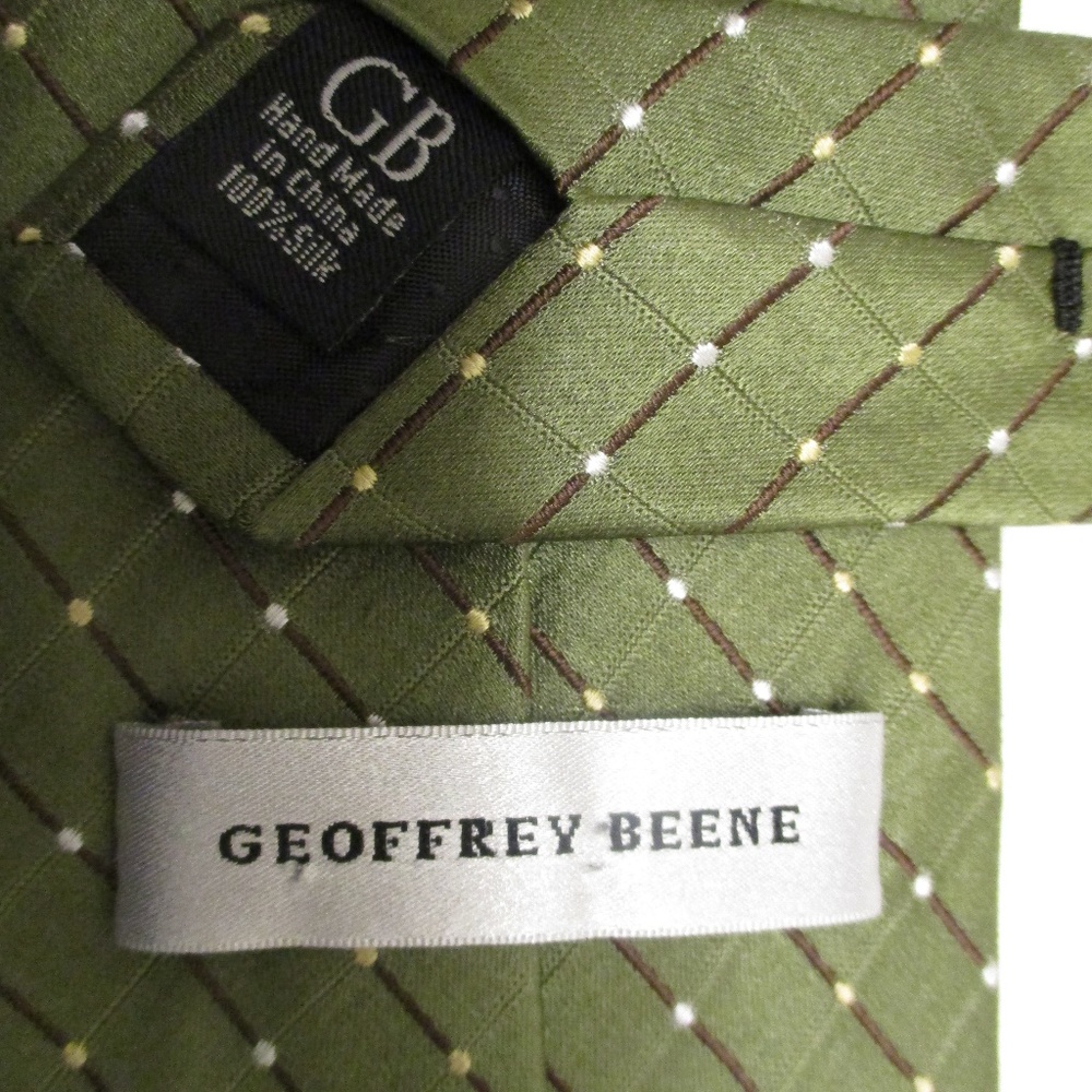SILK TIE - NWOT - Picture 3 of 3